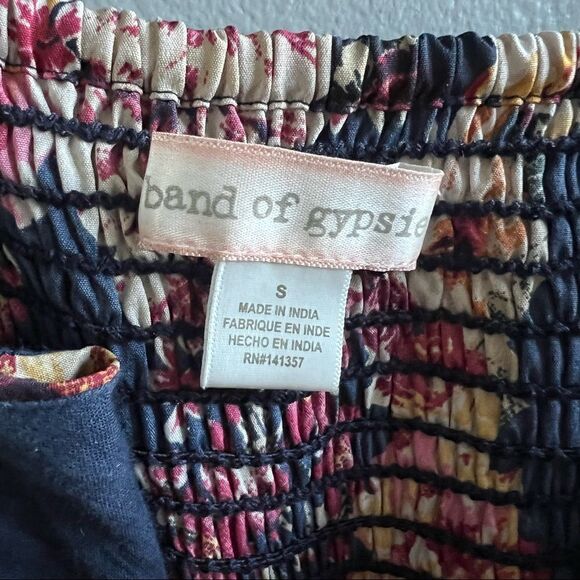 Band of Gypsies Navy Blue Floral Wide Leg Romper Jumpsuit Size Small - Picture 13 of 14